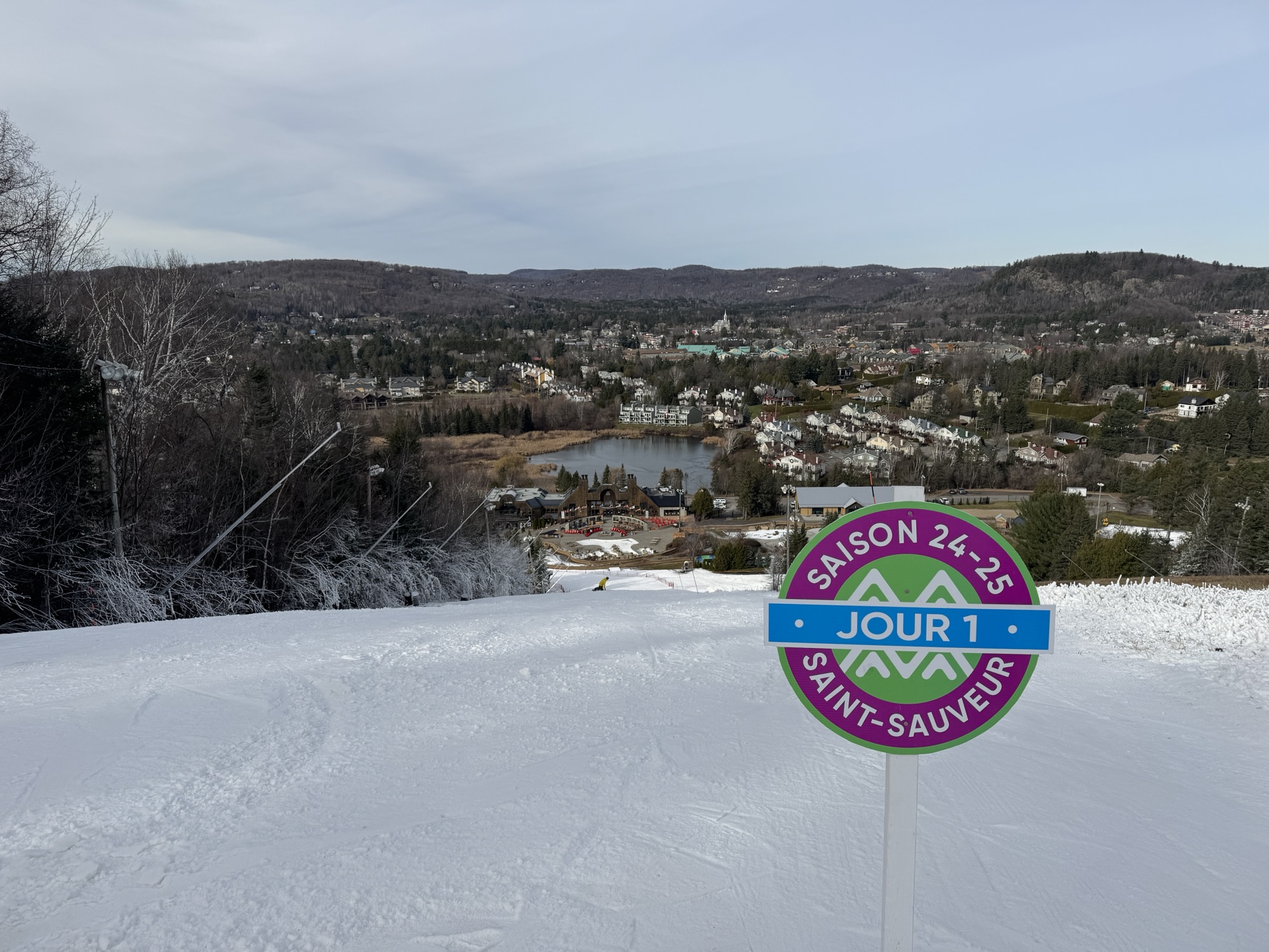 Sommet Saint-Sauveur – 14 novembre 2024, ouverture de la saison 2024-25 au Québec - Zone.Ski